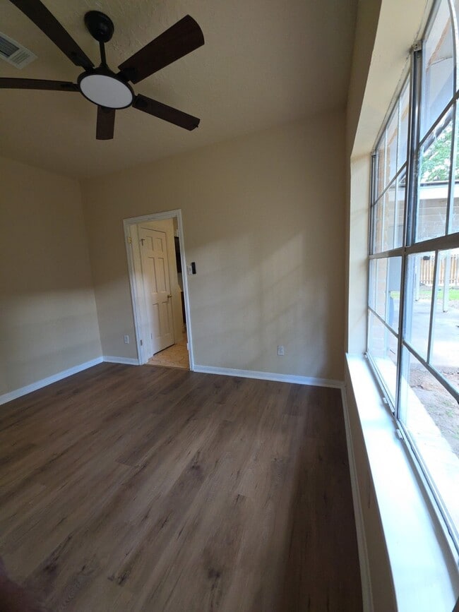 Building Photo - 13634 Cedar Point Dr