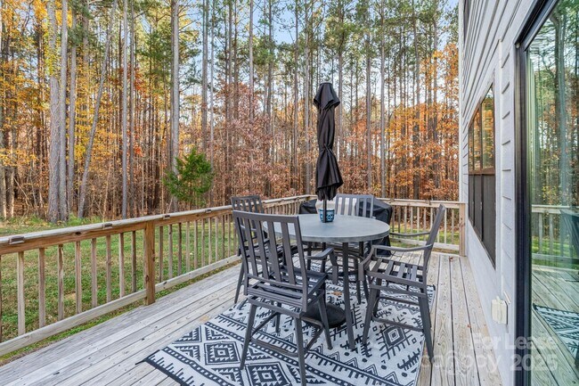 Building Photo - 122 Rutan Ct