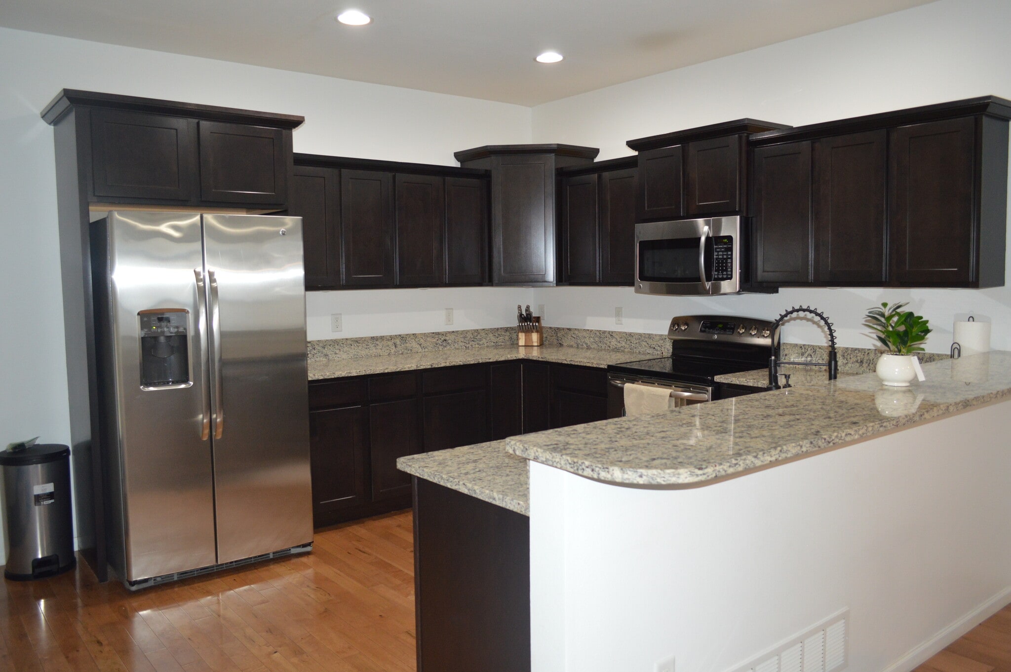 Building Photo - 751 Mission Point Rd