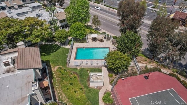 Building Photo - 10500 Sunland Blvd