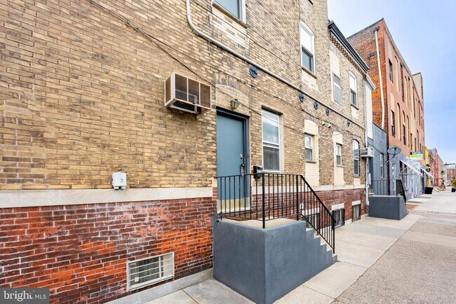 Building Photo - 1327 Snyder Ave