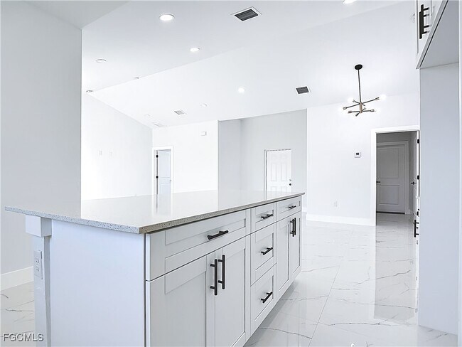 Building Photo - 5000 Bygone St