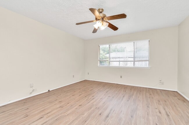 Building Photo - 13411 Splintered Oak Dr