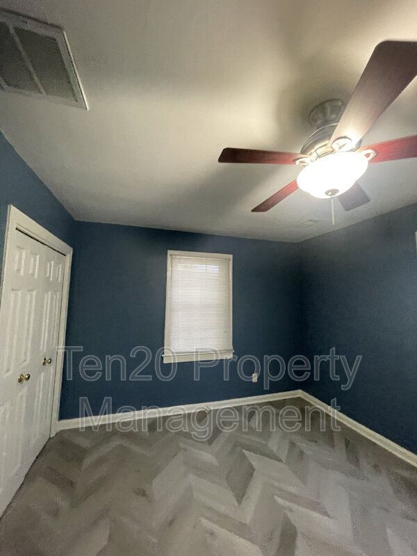 Building Photo - 4741 Armour Rd