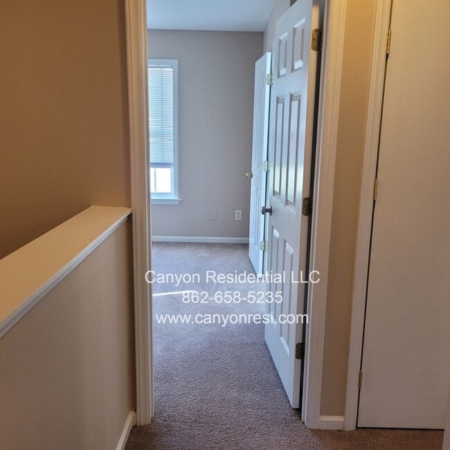 Building Photo - 4396 Moat Dr