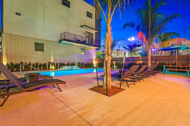 Building Photo - 3737 Bienville Ave