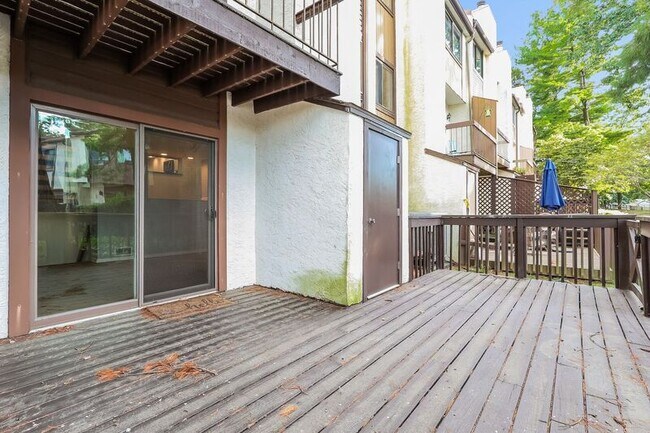 Building Photo - 2206 Brandenburg Way