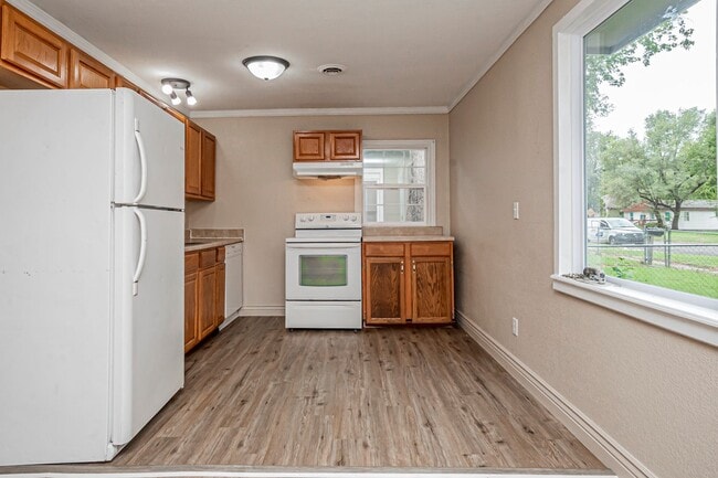 Building Photo - Please View 3D Virtual Walk-Through Before...