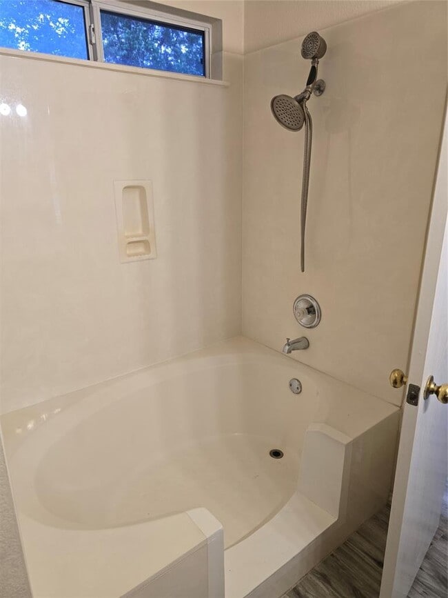 Building Photo - 2011 Garrison Dr