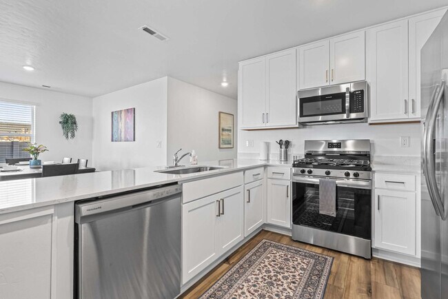 Building Photo - 8648 E Wishmore St