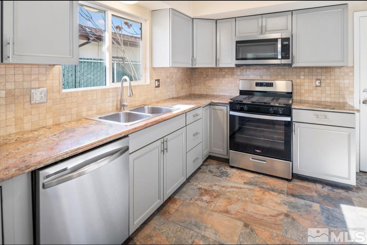 Building Photo - 630 Teel St