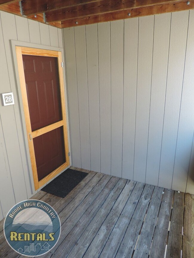 Building Photo - 2bd Condo With Great Location!