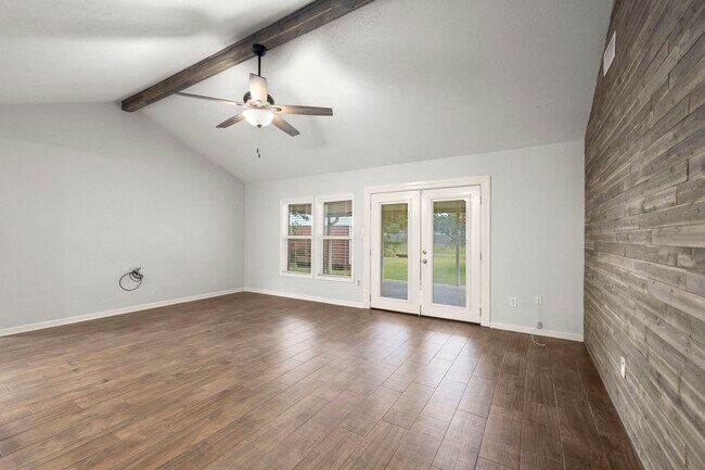 Building Photo - 2909 Livingston Dr