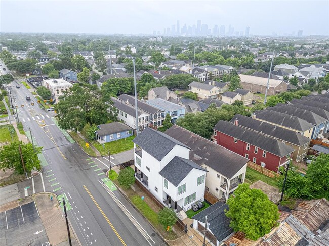 Building Photo - 1035 Herkimer St