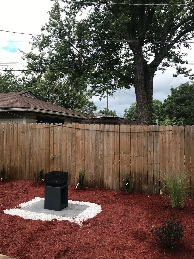 landscaped back yard - 3632 Wyoming St