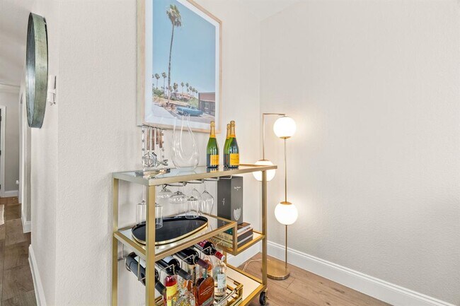 Building Photo - 1506 Woodstone S
