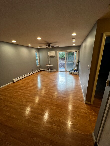Building Photo - 206 Woodland Dr
