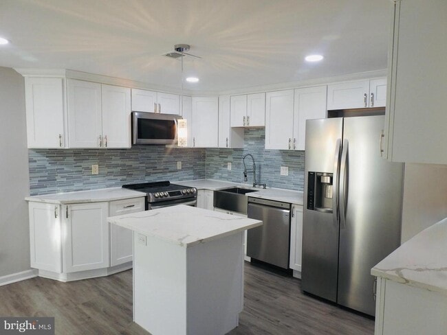 Building Photo - 9611 Brassie Way