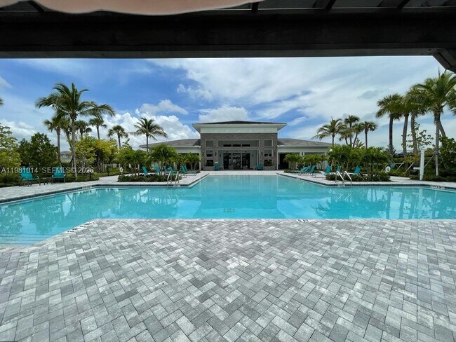 Building Photo - 3265 Dunning Dr