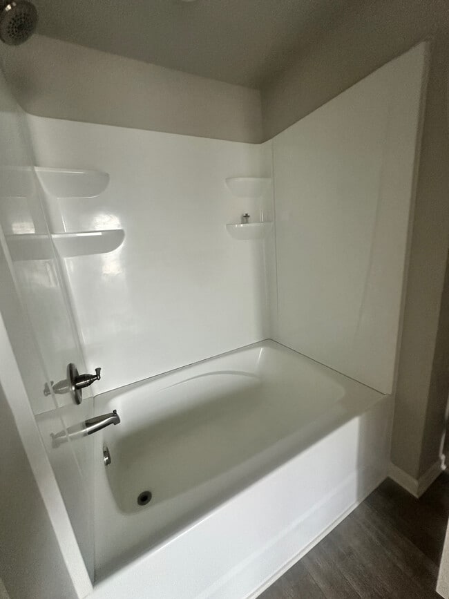 Building Photo - Room in House on Toronto Cir