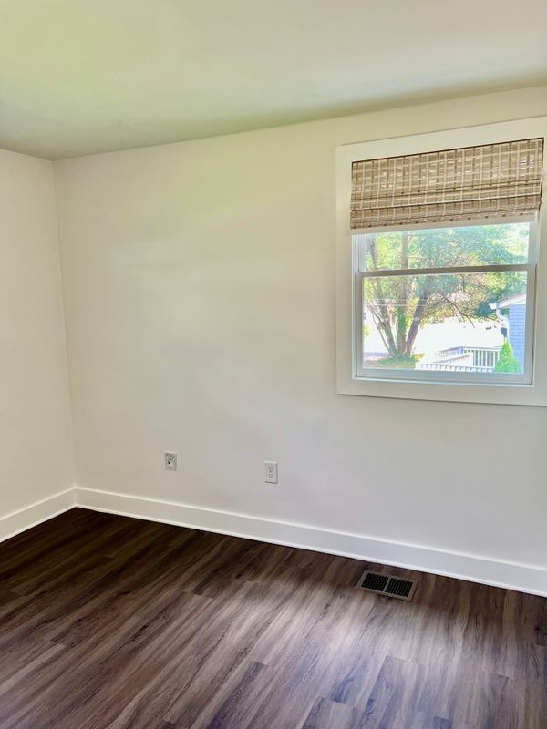 Building Photo - 375 Cologne Dr SE