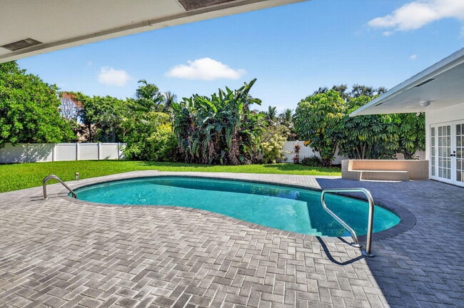 Building Photo - 1599 NW 14th Ave