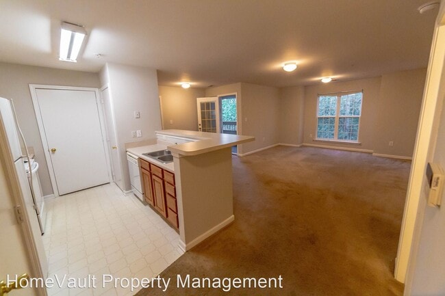 Building Photo - 9811 Campus Walk Ln