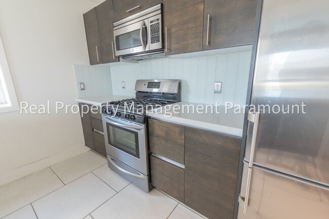 Building Photo - Beautiful new 2 bed 2 bath