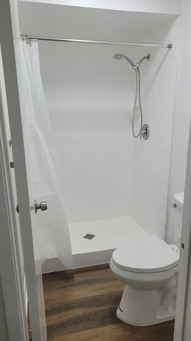 Building Photo - 11841 Old River School Rd