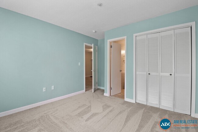 Building Photo - Move-In Ready 2 Bedroom Condo – Steps from Port Royal Sound - Available Now!