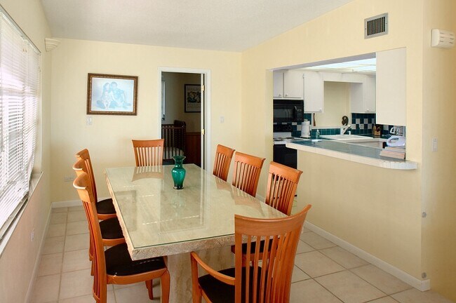 Italian marble dining room table seats 8. - 159 Dubonnet Rd