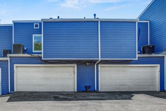 Building Photo - 1010 W Rundberg Ln