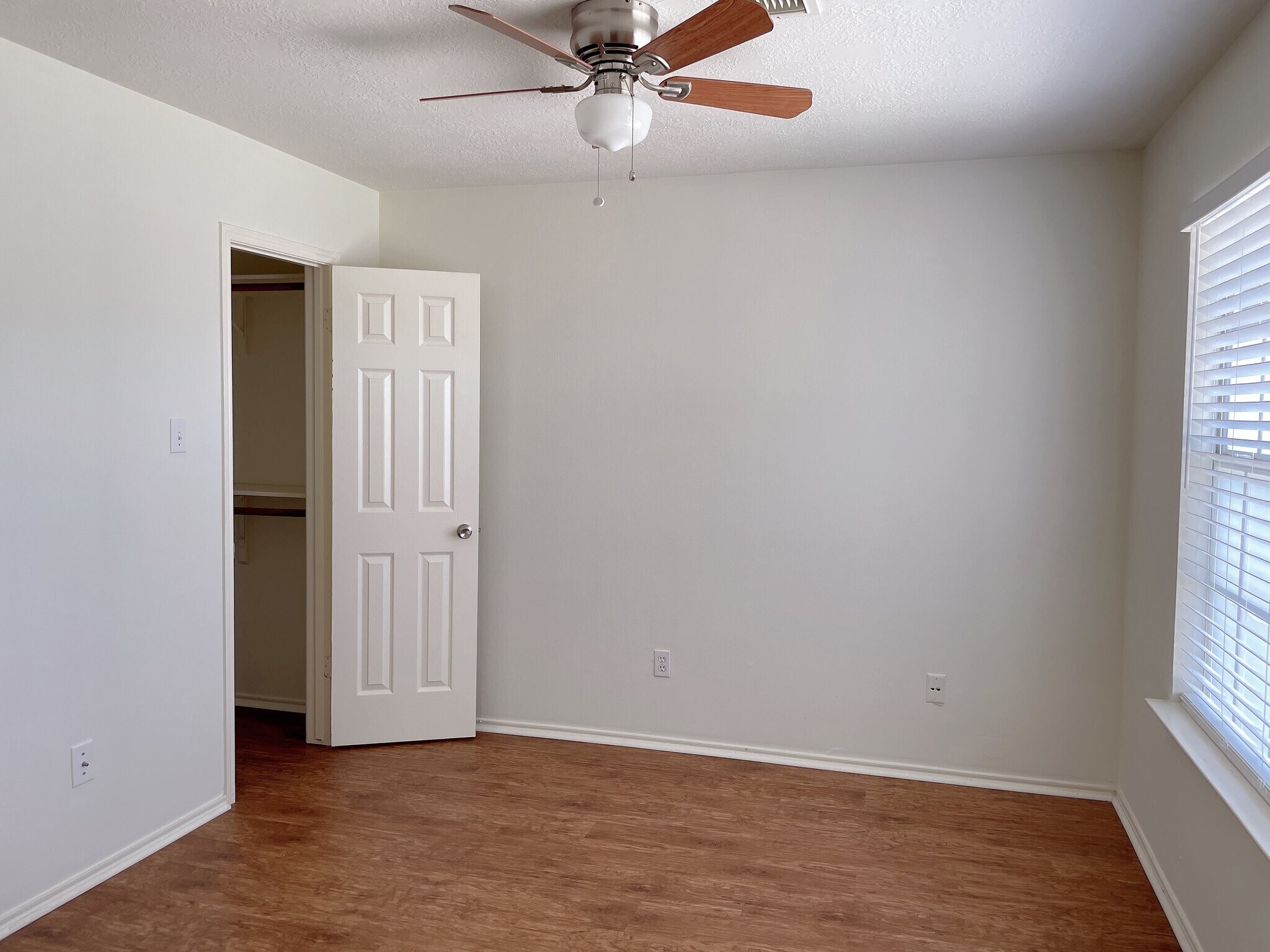 Building Photo - 4026 Almond Lake Dr