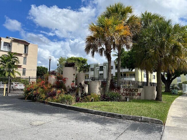 Building Photo - 10651 SW 108th Ave