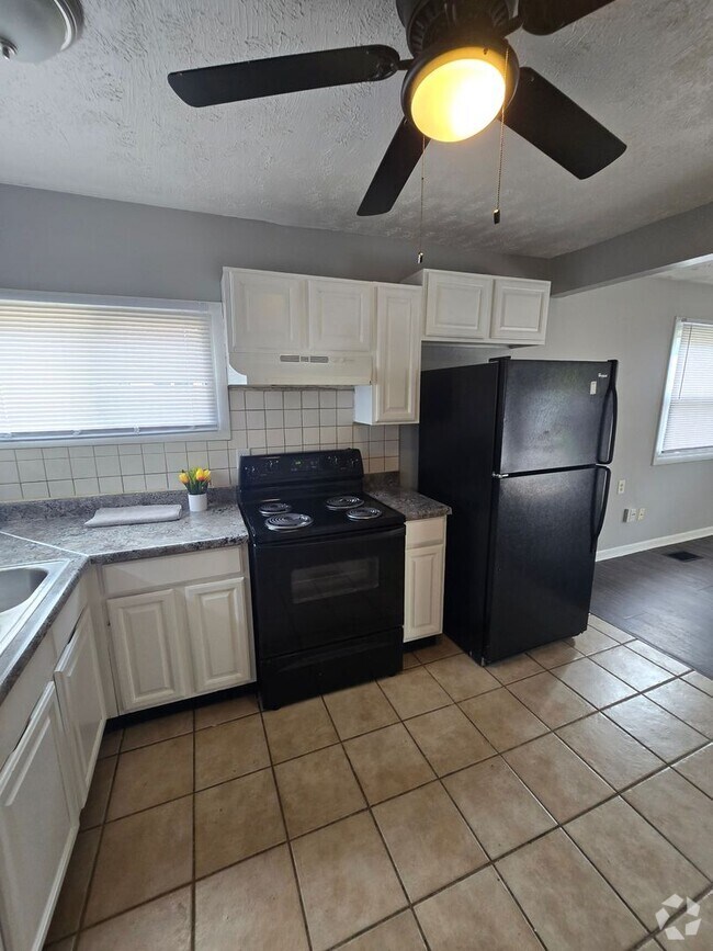 Building Photo - 782-784 DERRER ROAD