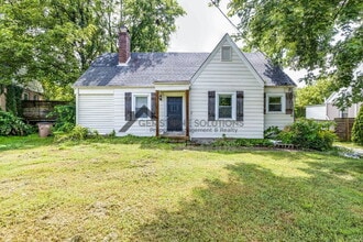 Building Photo - 2930 Primrose Cir