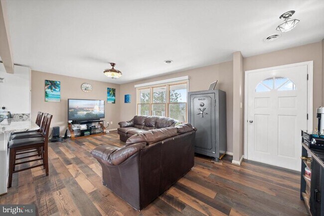 Building Photo - 436 Castleton Meadows Ln