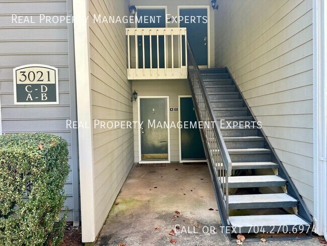 Building Photo - 3021 Heathstead Place