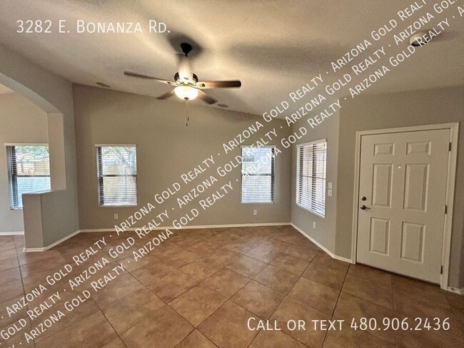 Building Photo - 3282 E Bonanza Rd