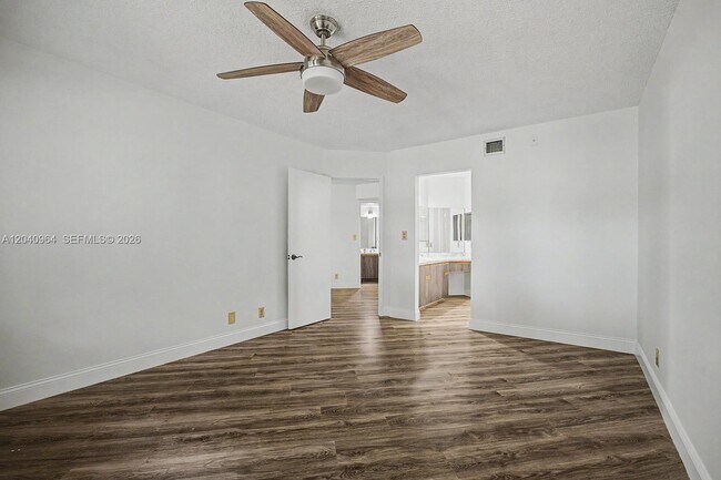 Building Photo - 15575 Miami Lakeway N