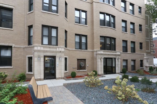 Building Photo - 4125 N Ashland Ave