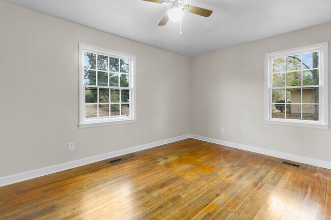 Building Photo - 1508 Beaufort St