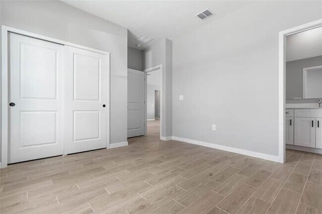Building Photo - Brand New Townhome Overlooking the 15th Fairway