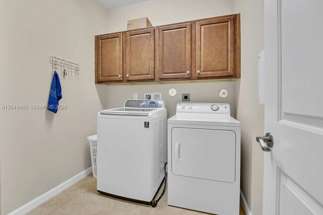 Building Photo - 4357 Cascada Cir