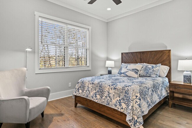 Building Photo - 533 Tom Cobb Dr