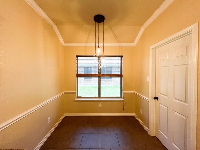 Building Photo - Available 7/16/2025 Beautiful 1 story, 4 b...