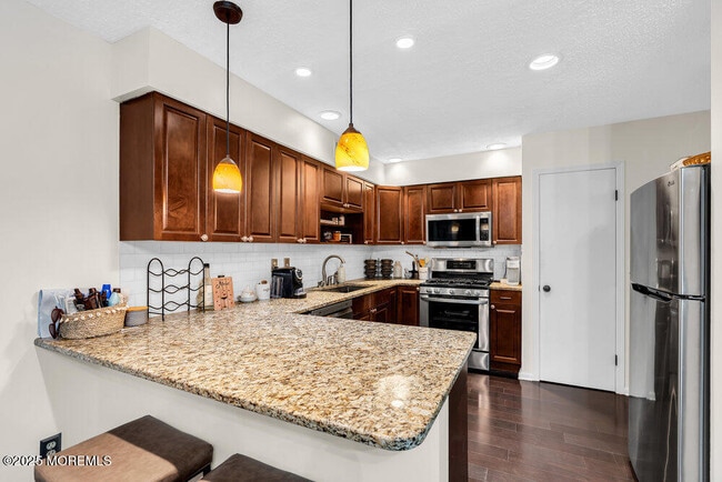 Building Photo - 29 Shore Dr