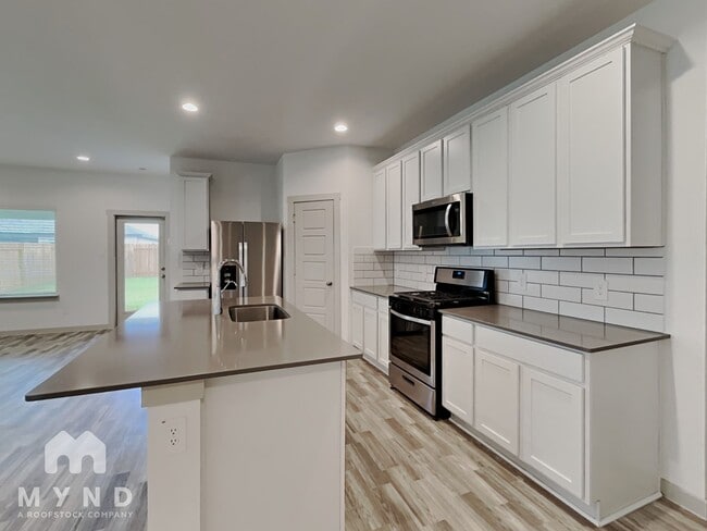 Building Photo - 7815 Cattleman Vly Dr