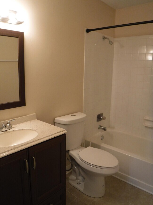 Building Photo - 2308 Sylvan Ct