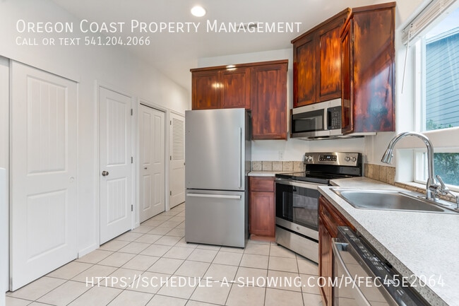 Building Photo - 4626 SE 51st St
